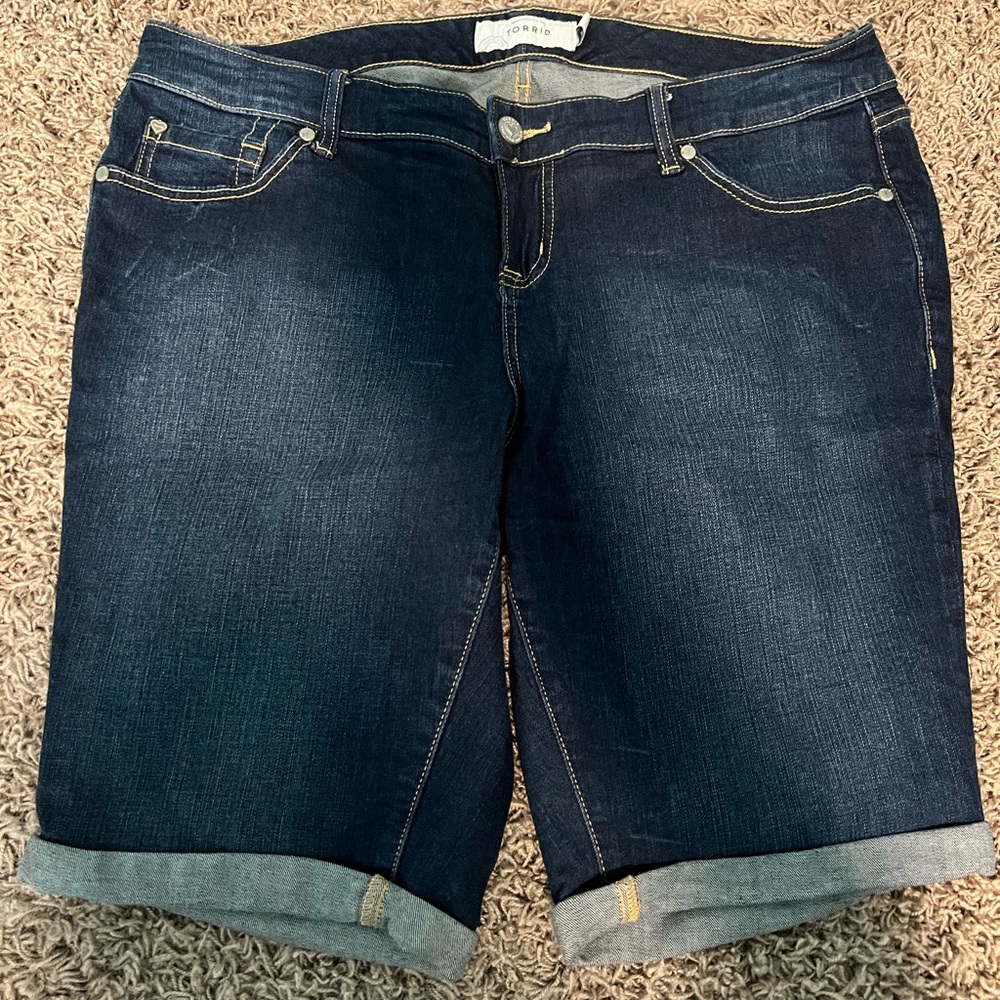 Torrid boyfriend shorts SZ 14